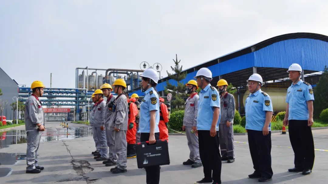 演“真”练“实”，万搏体育-万搏体育（中国）集团开展氯甲烷泄漏事故应急演练