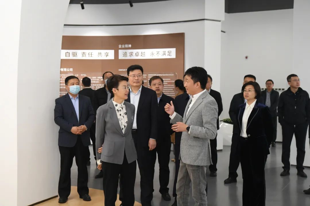 山东省副省长王桂英来万搏体育-万搏体育（中国）集团调研